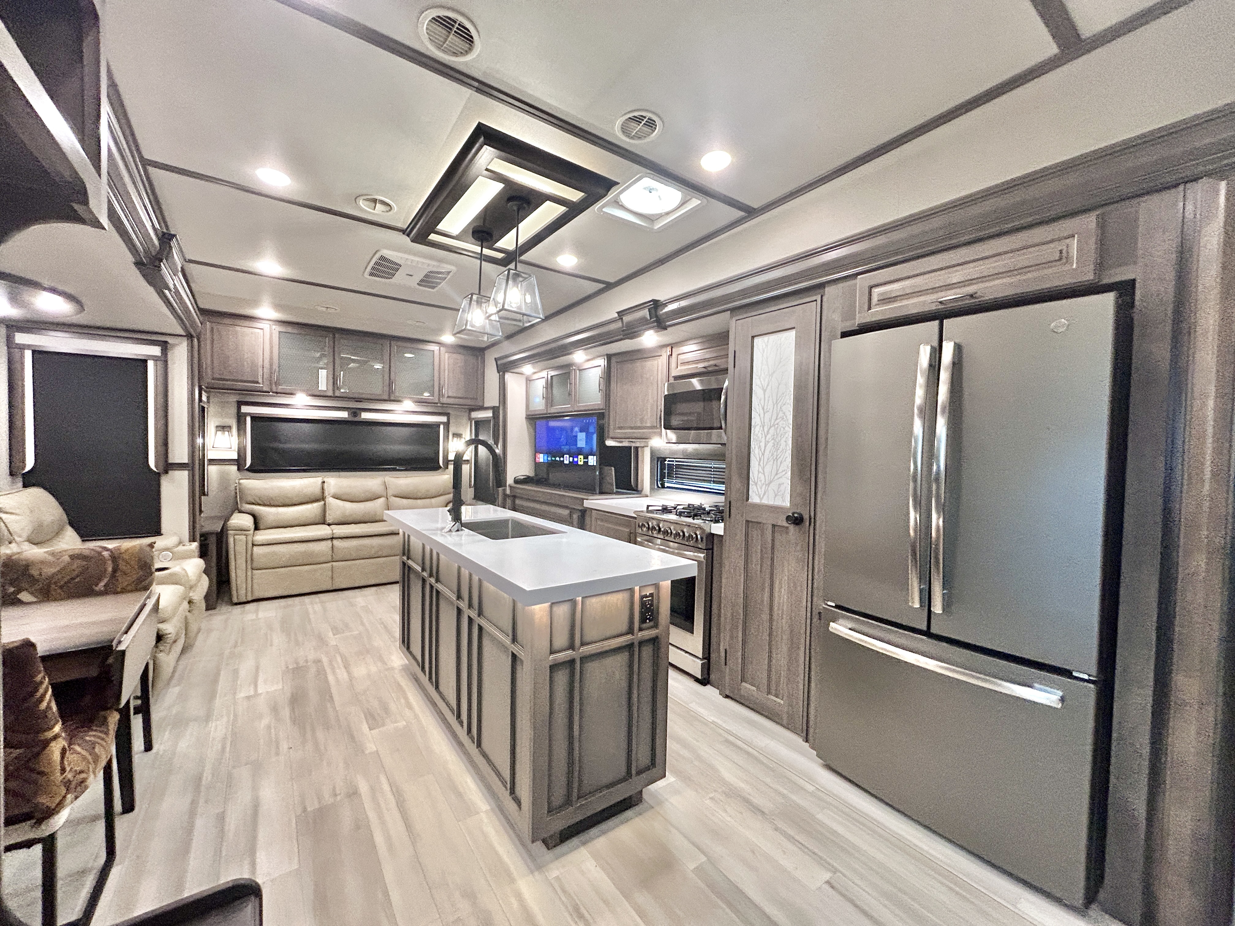 2021 Grand Design 373FB SOLITUDE - Image 9