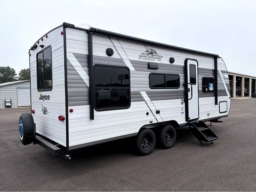 2027 Jayco Jay Flight SLX 210QB - Image 2