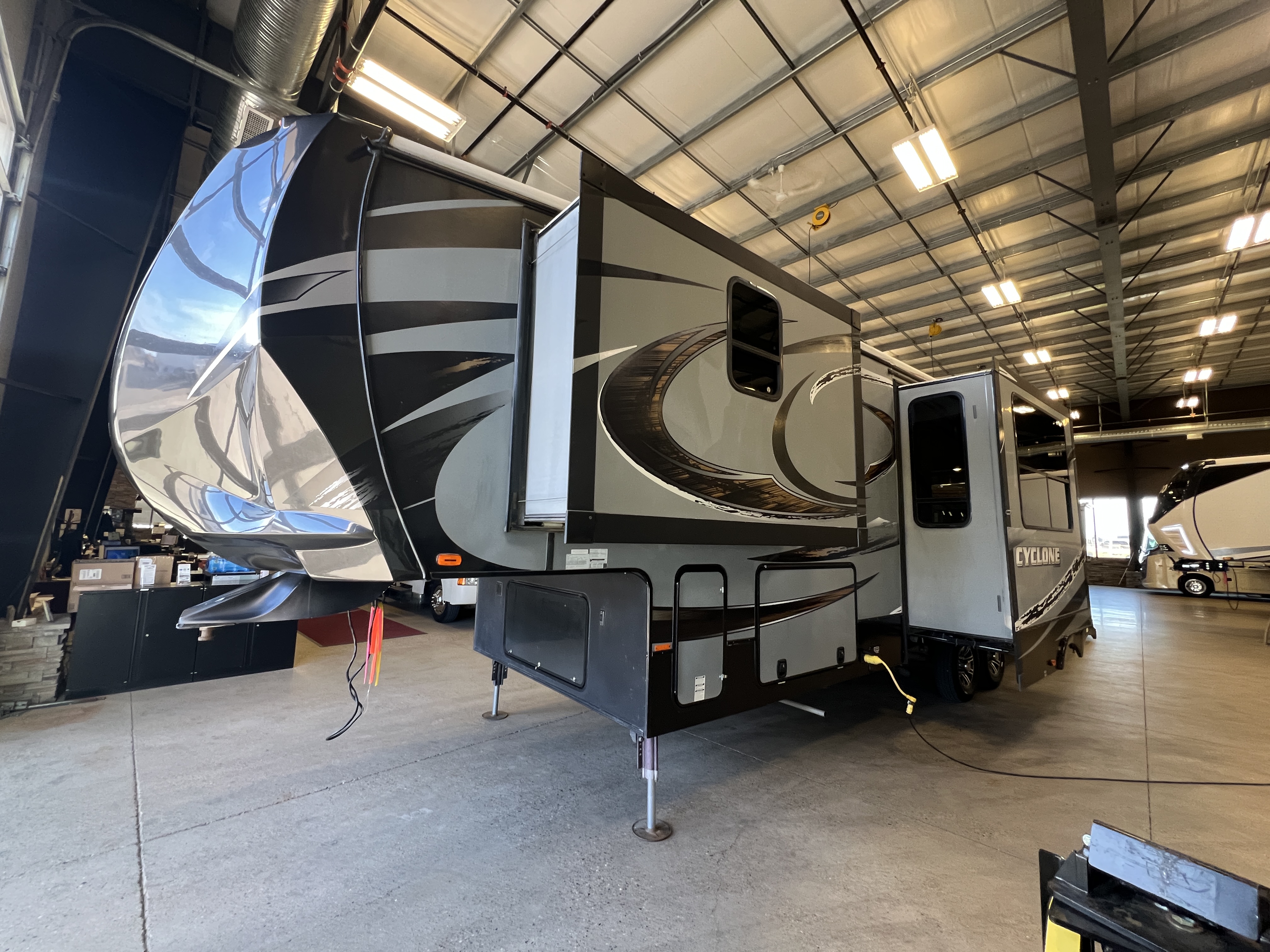 2014 HEARTLAND CYCLONE M-3100 - Image 5