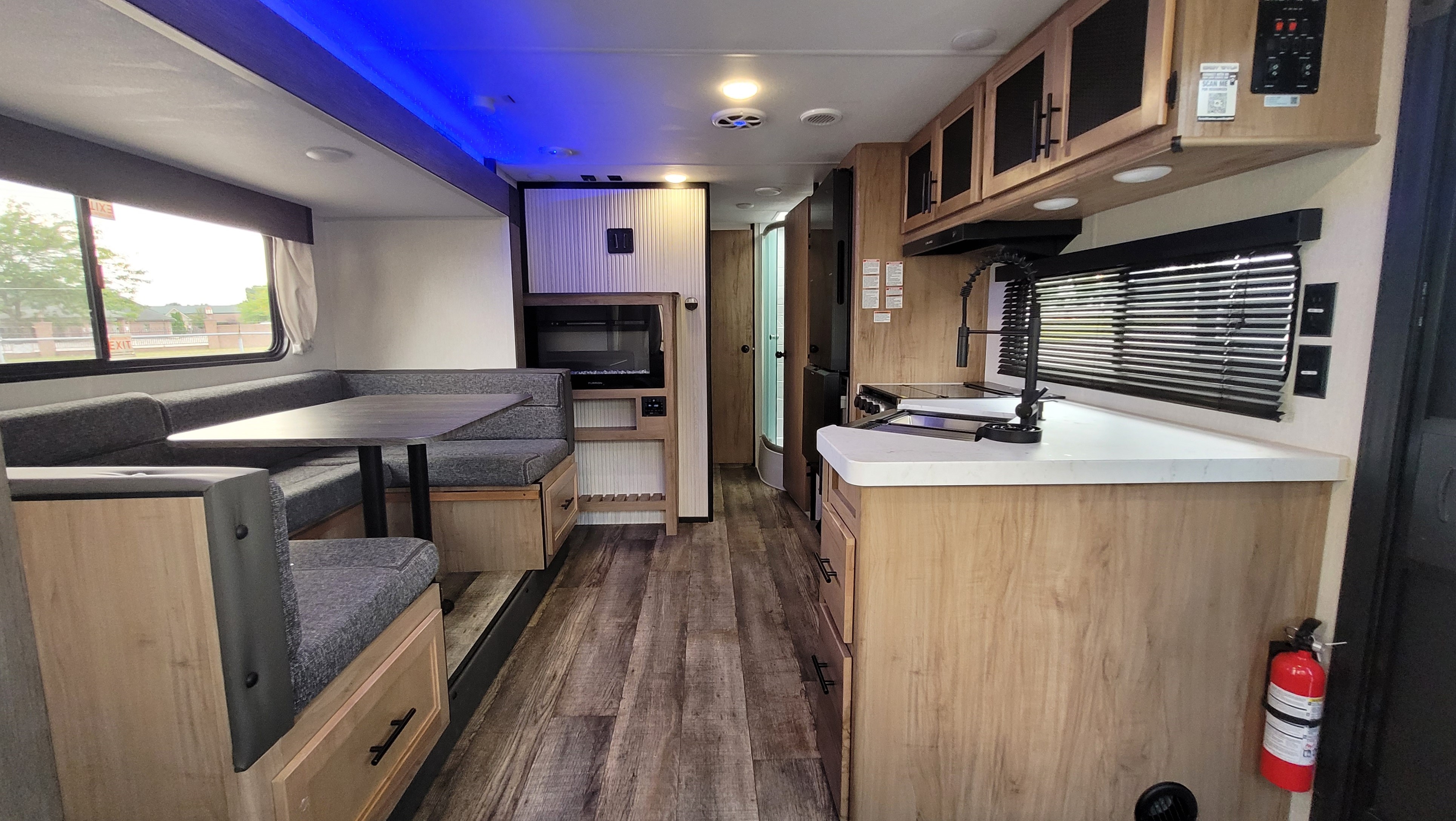 2024 Forest River Cherokee Grey Wolf 23MK - Image 5