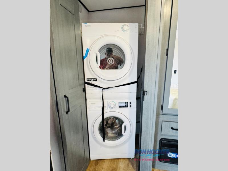 2026 PALOMINO 402LFT - Image 39