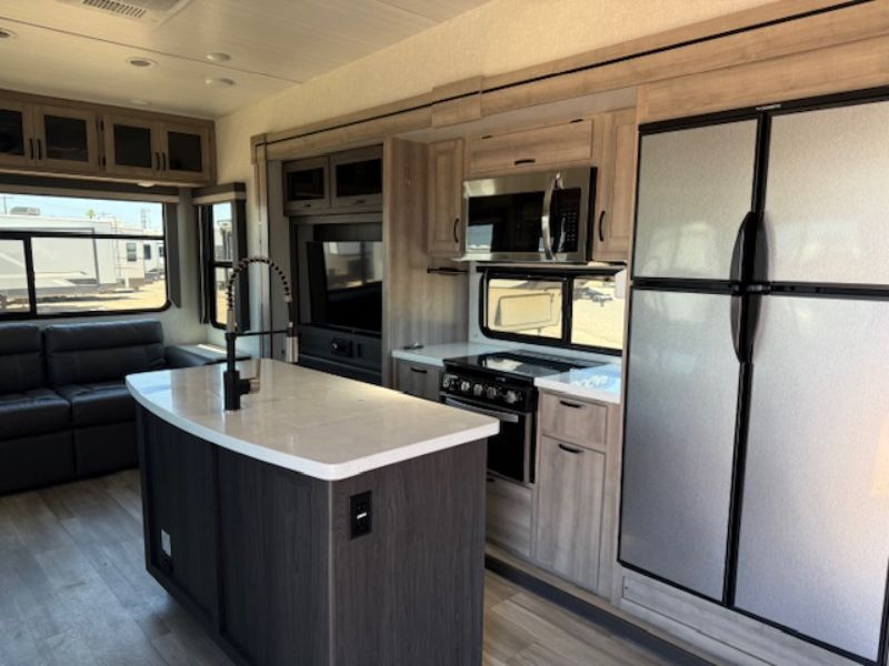 2021 Winnebago Voyage V2932RL - Image 3