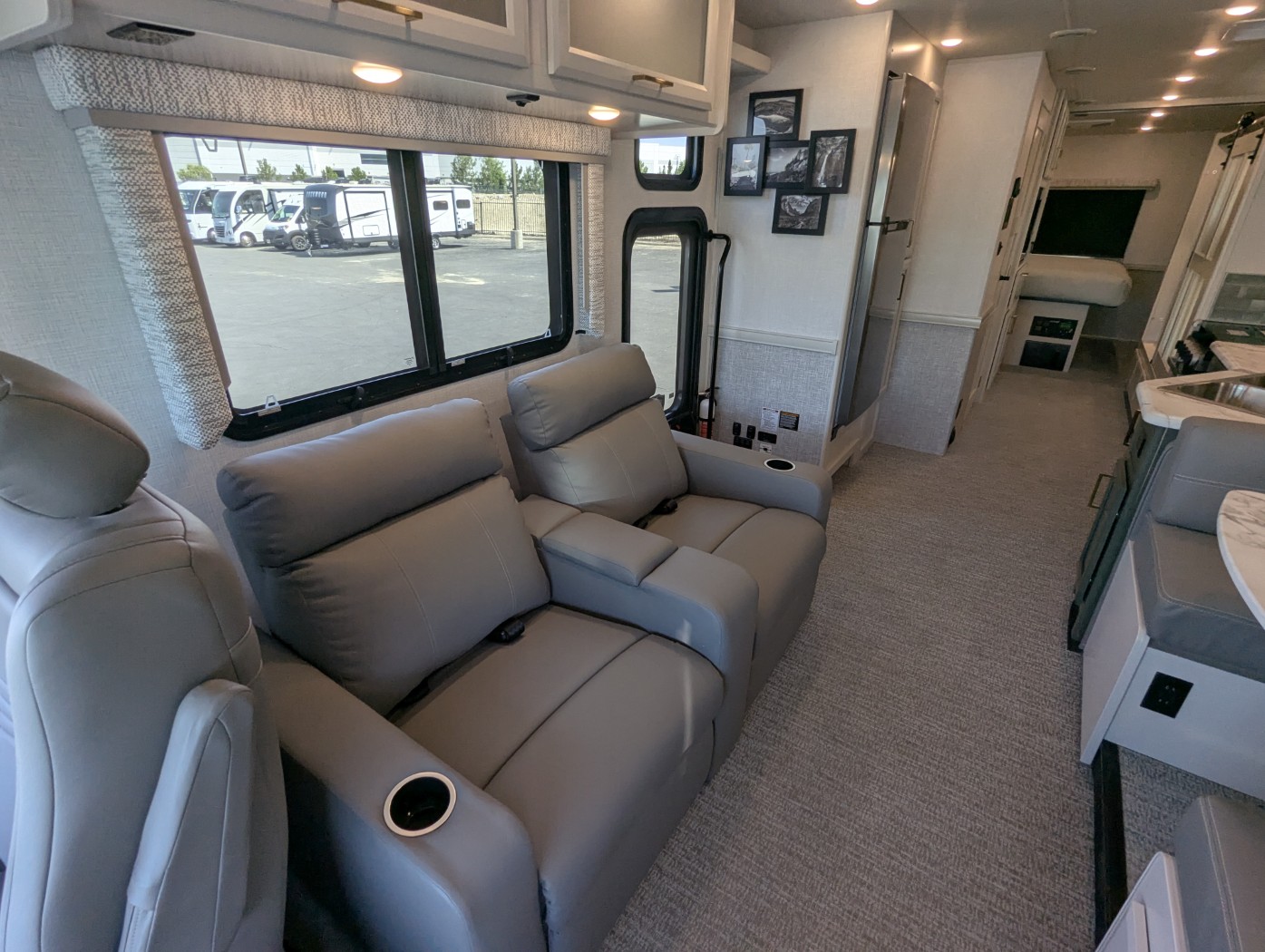 2026 Holiday Rambler Admiral 34J - Image 17