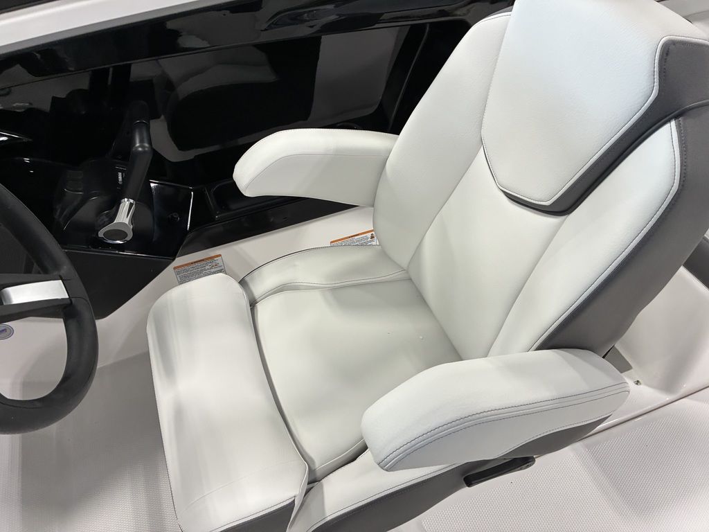2026 Yamaha Boats AR250 - Image 21