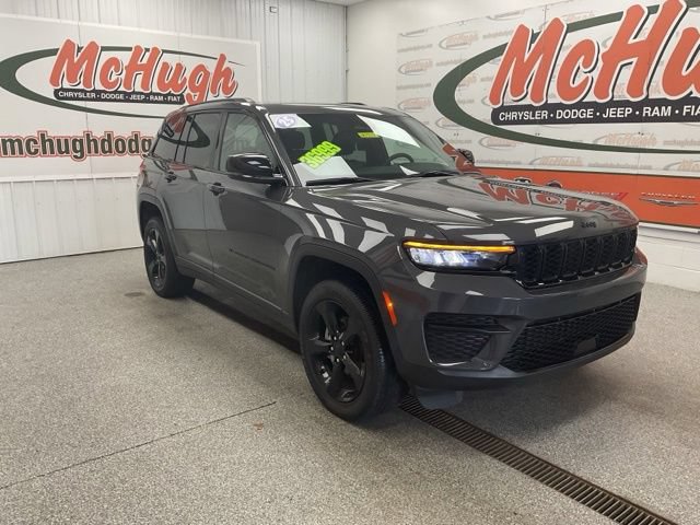 2025 Jeep Grand Cherokee Altitude X 4X4 - Image 3