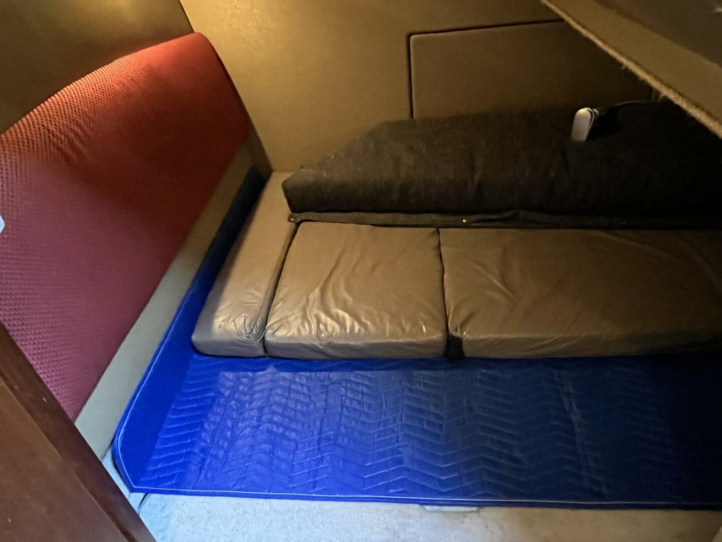 1996 Bayliner 3788 Command Bridge - Image 21