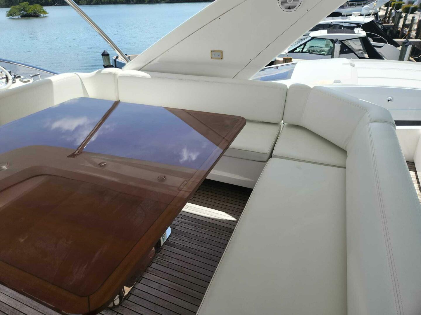 2014 Azimut Flybridge - Image 15