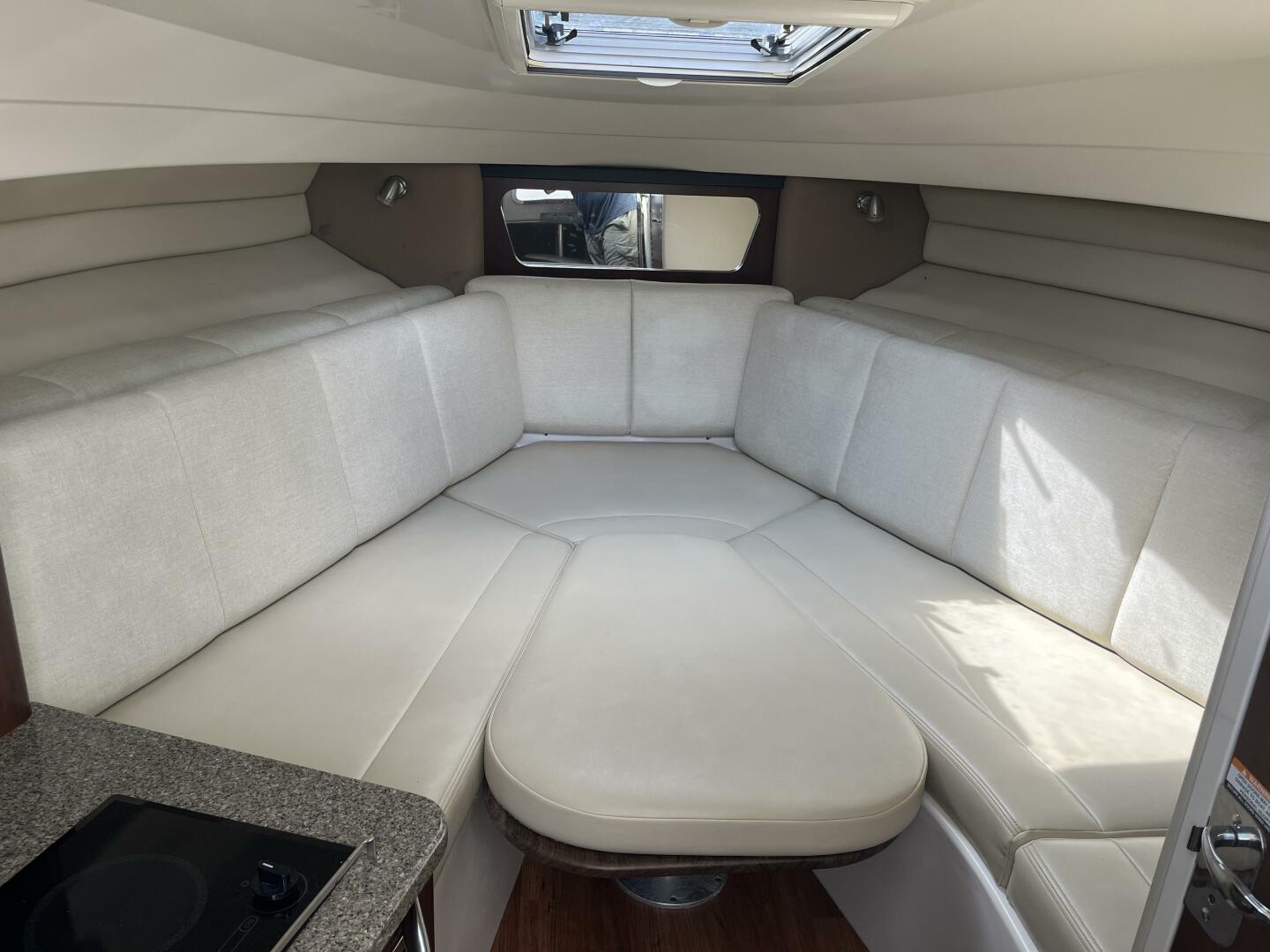 2015 Robalo R305 Walkaround - Image 10