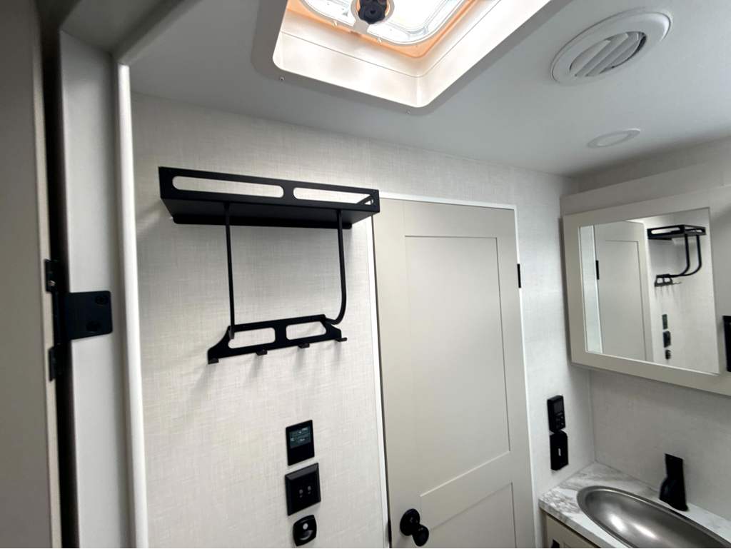 2027 VENTURE RV SPORTTREK 333VIK - Image 30