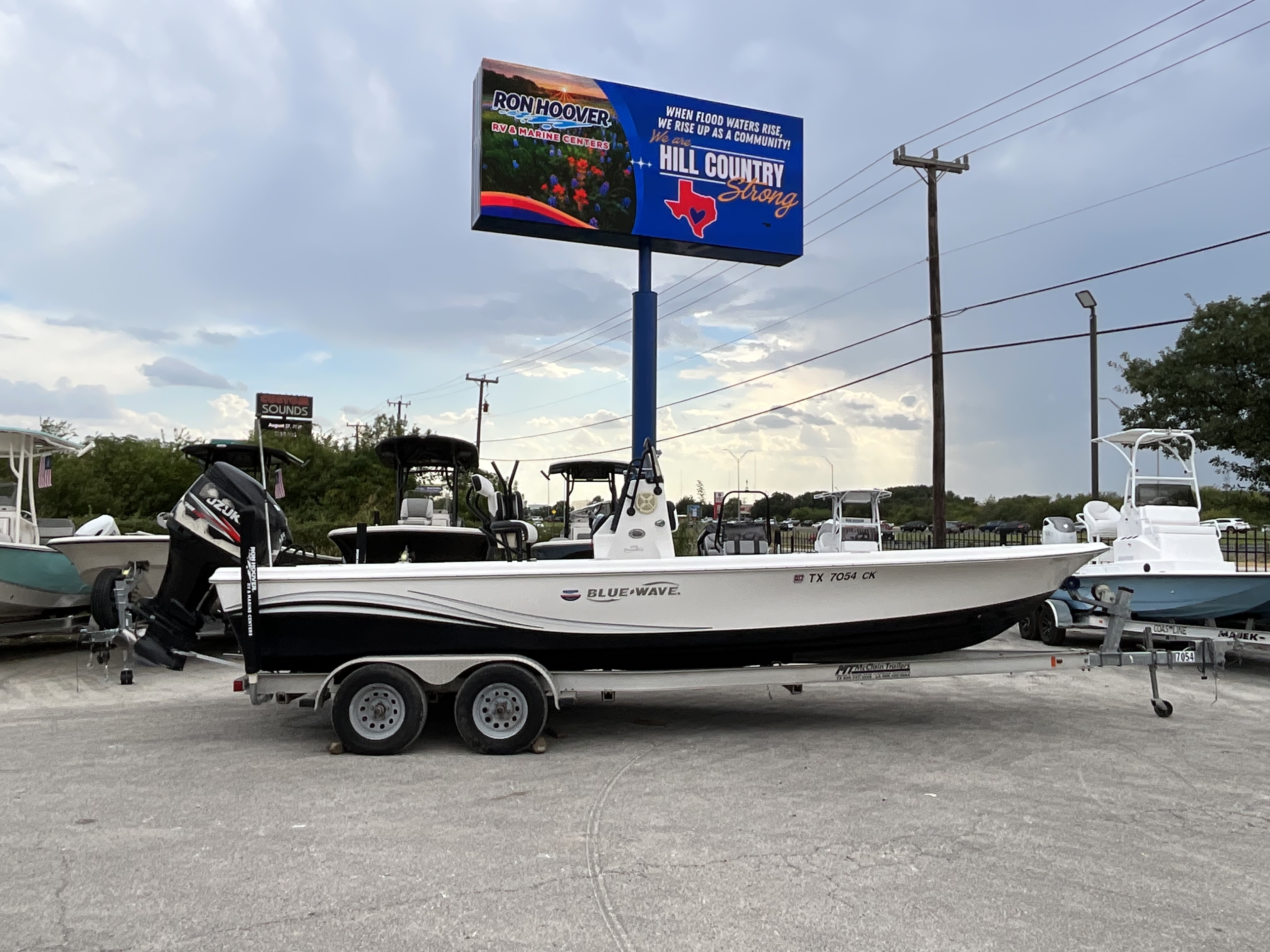 2014 BLUE WAVE PB 2400 - Image 1