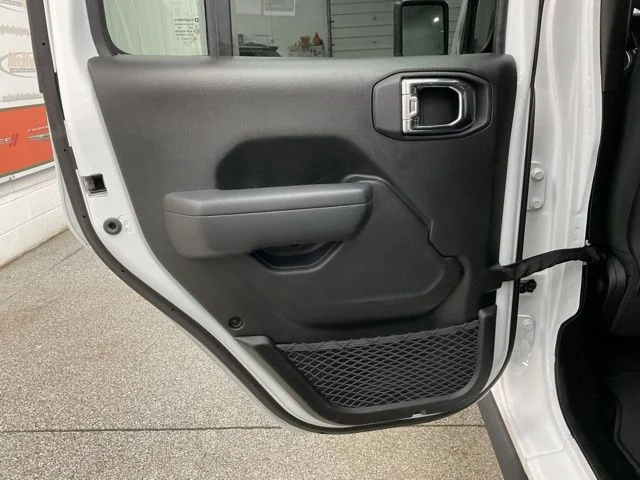 2025 Jeep Wrangler 4xe Rubicon 4x4 - Image 19