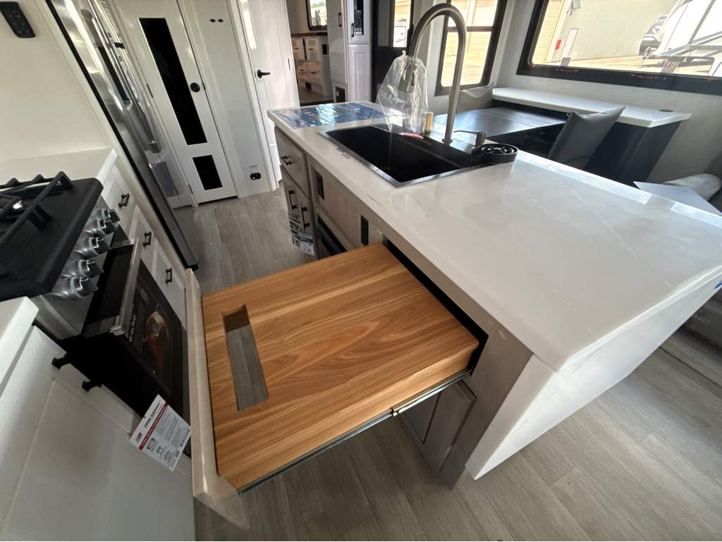 2026 JAYCO PINNACLE 36FBTS - Image 18