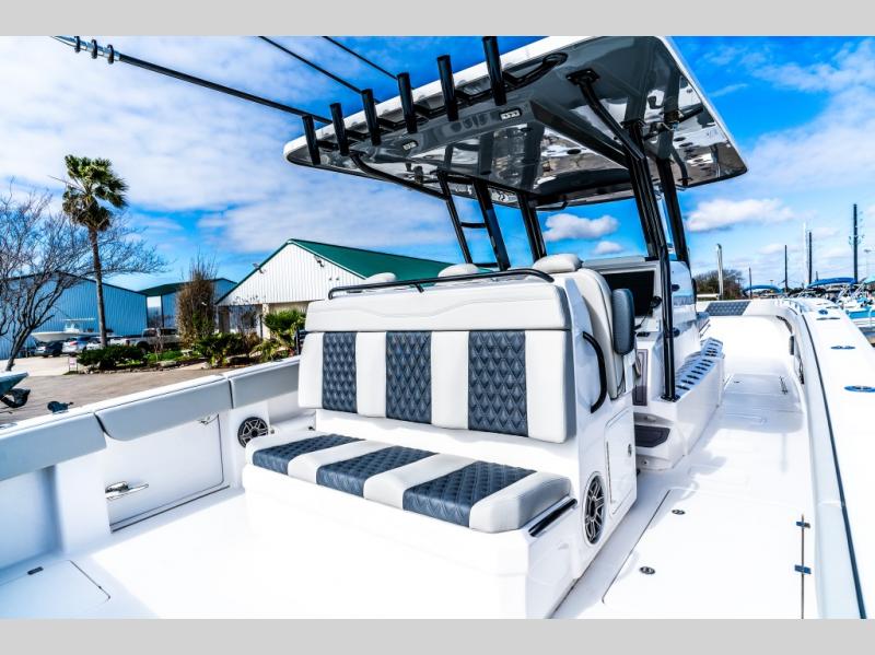 2024 Invincible 37 CATAMARAN - Image 29