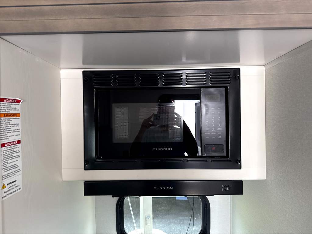 2027 GRAND DESIGN TRANSCEND 295QBT - Image 12