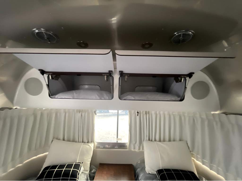 2026 AIRSTREAM GLOBETROTTER 27FBT - Image 30
