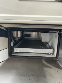 2016 AMERICAN COACH AMERICAN REVOLUTION 42T - Image 4