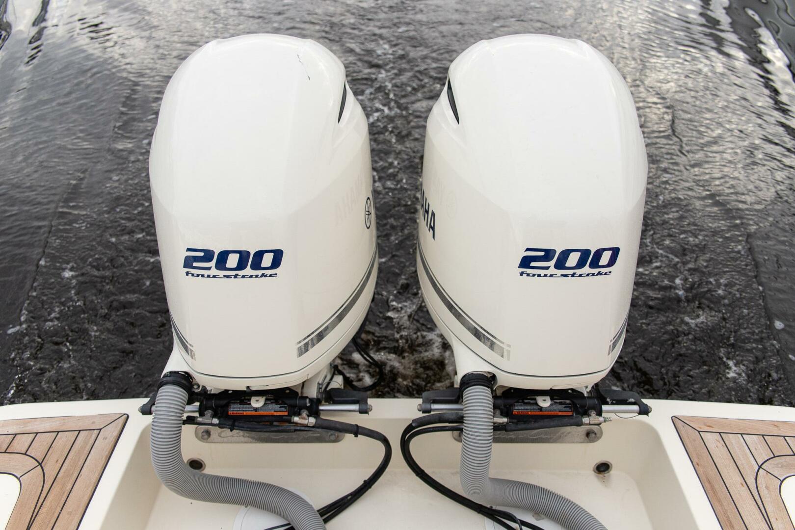 2016 Chris-Craft - Image 24