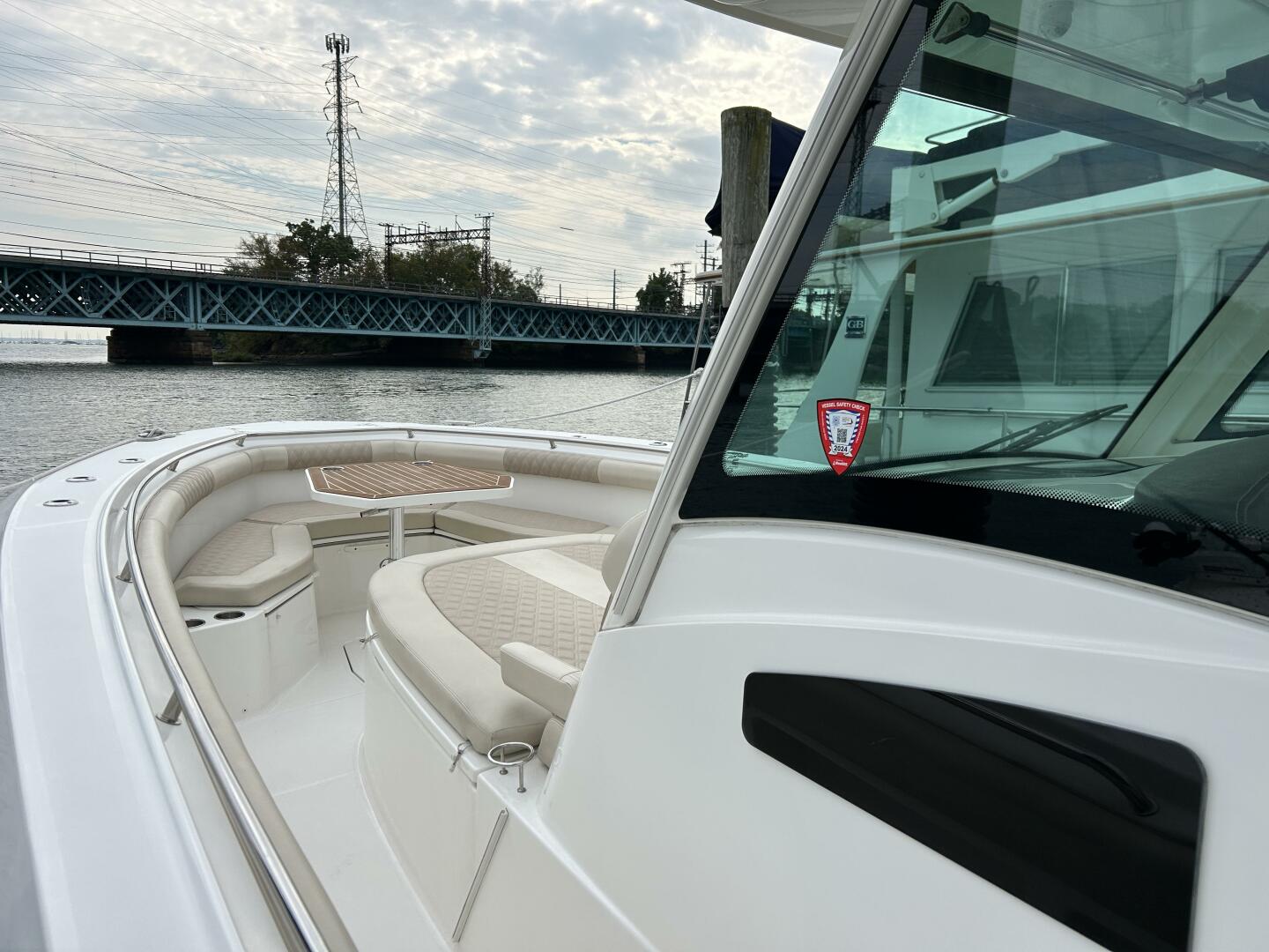 2017 Boston Whaler 370 Outrage - Image 13