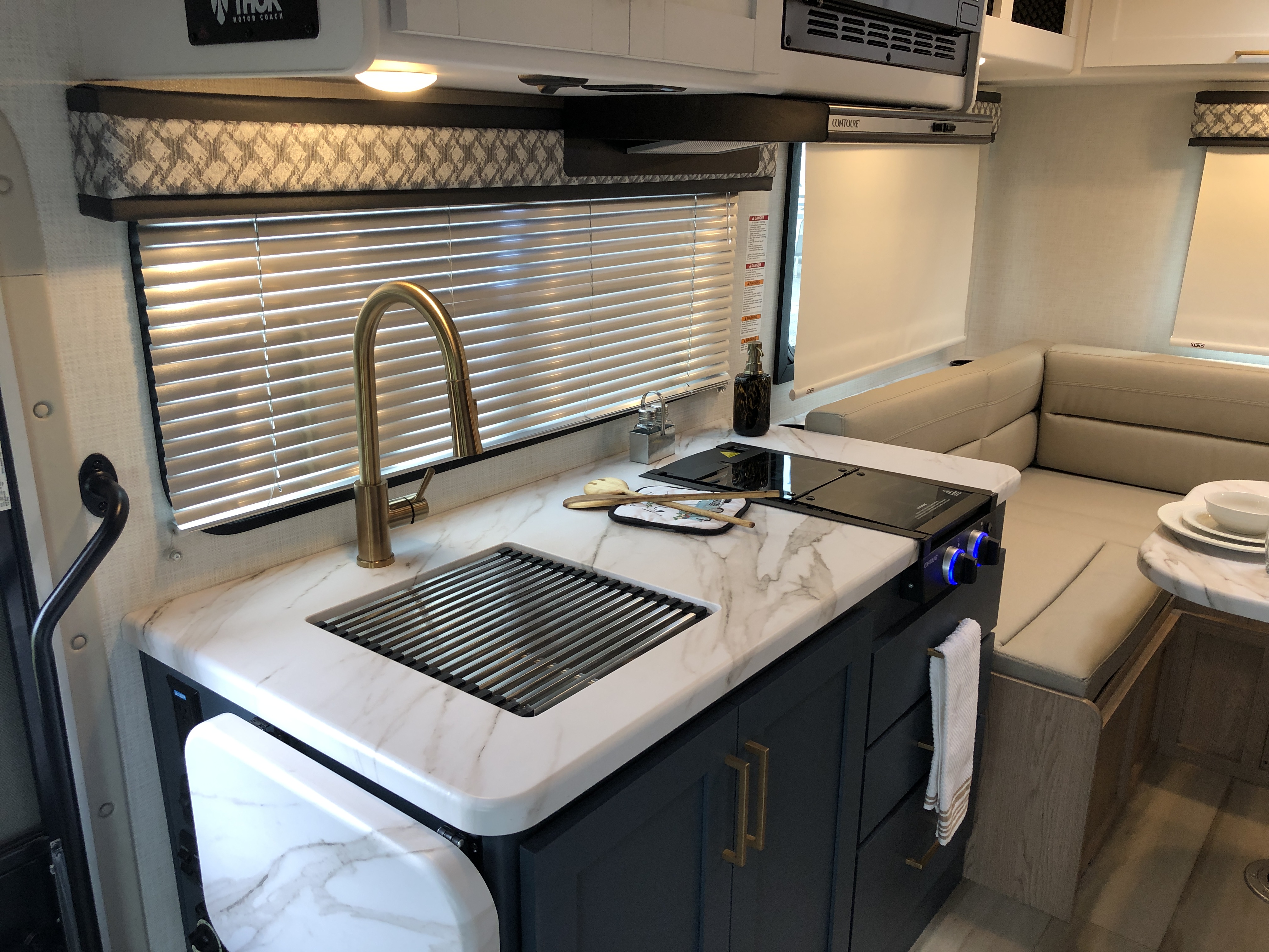 2026 Thor Motor Coach Quantum LC19 - Image 16