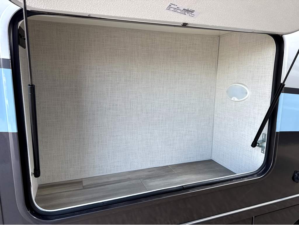 2027 THOR MOTOR COACH TIBURON 24XL - Image 8