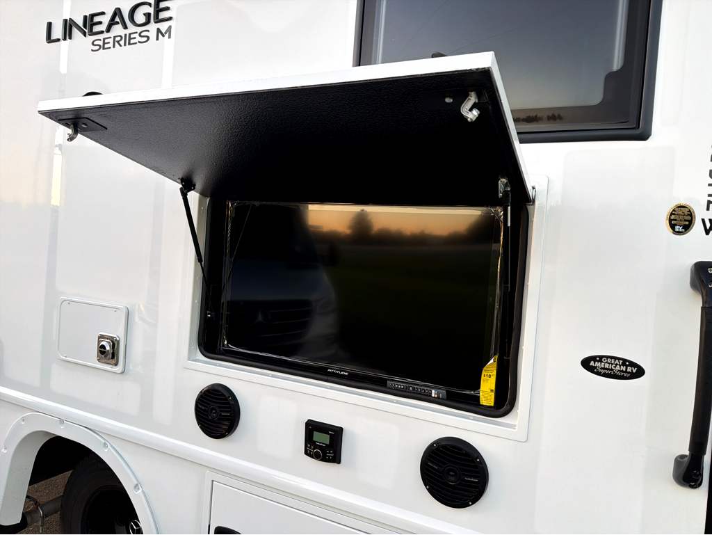 2027 Grand Design Lineage Series M 25FW - Image 16