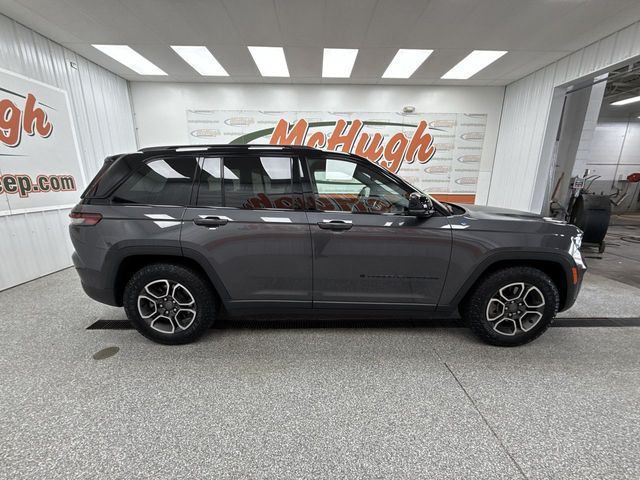 2024 Jeep Grand-Cherokee-L Laredo Altitude 4x4 - Image 9