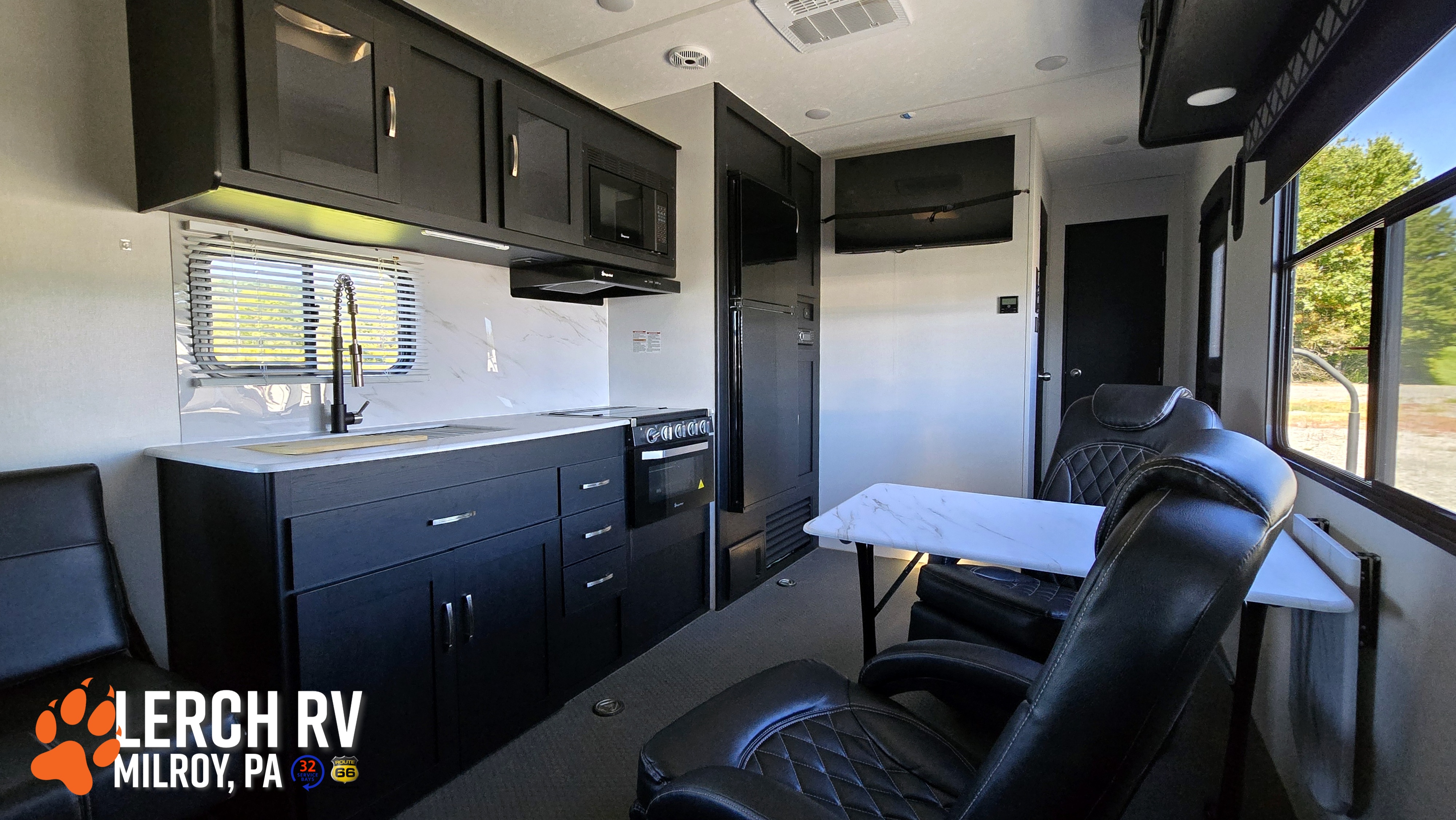 2024 Coachmen Adrenaline 27KB - Image 15