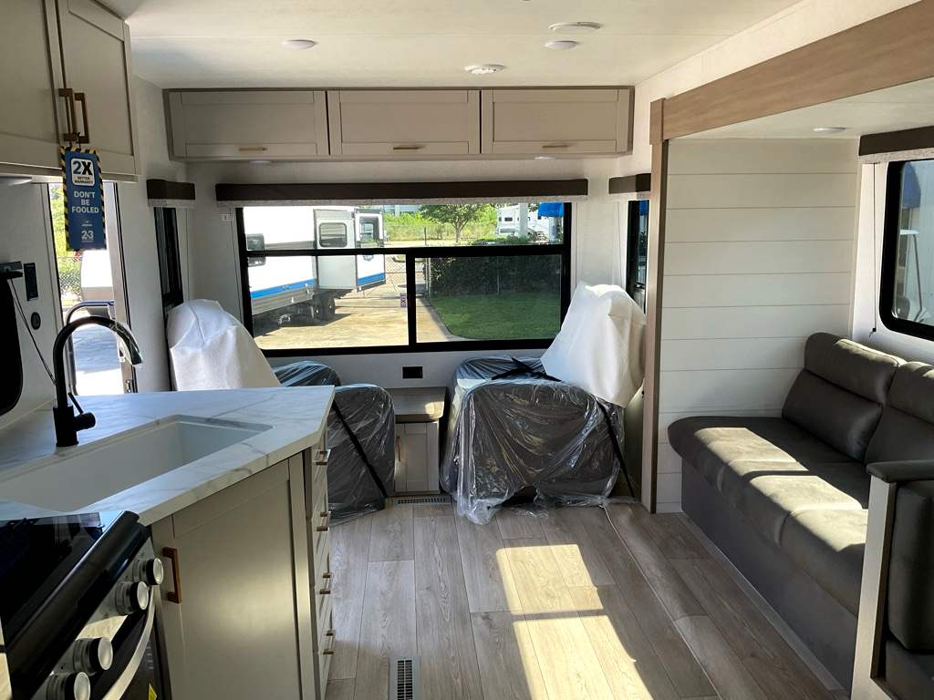 2027 JAYCO Jay Flight 262RLS - Image 9