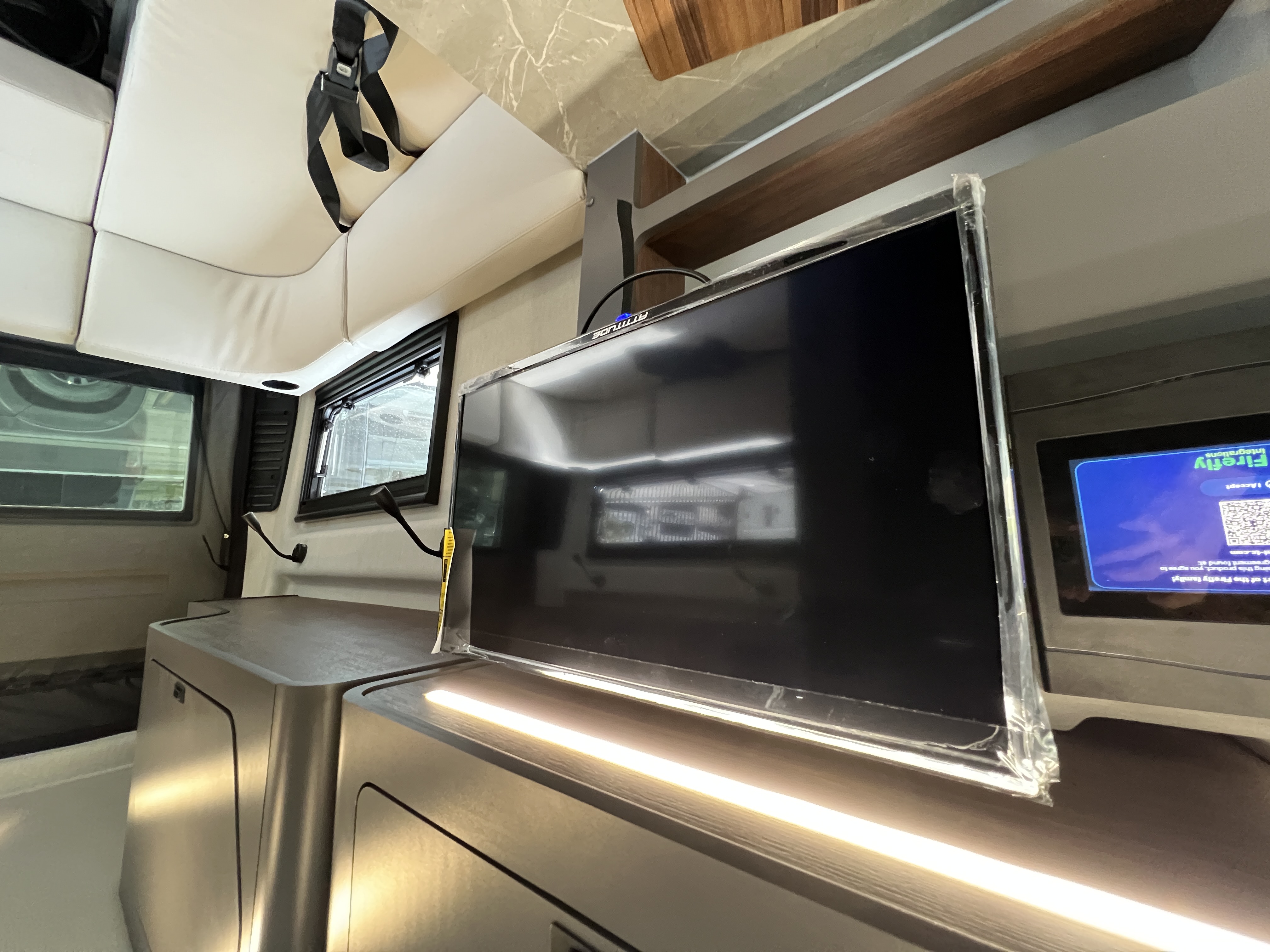 2027 Grand Design Lineage Series VP2 LVP2 - Image 20