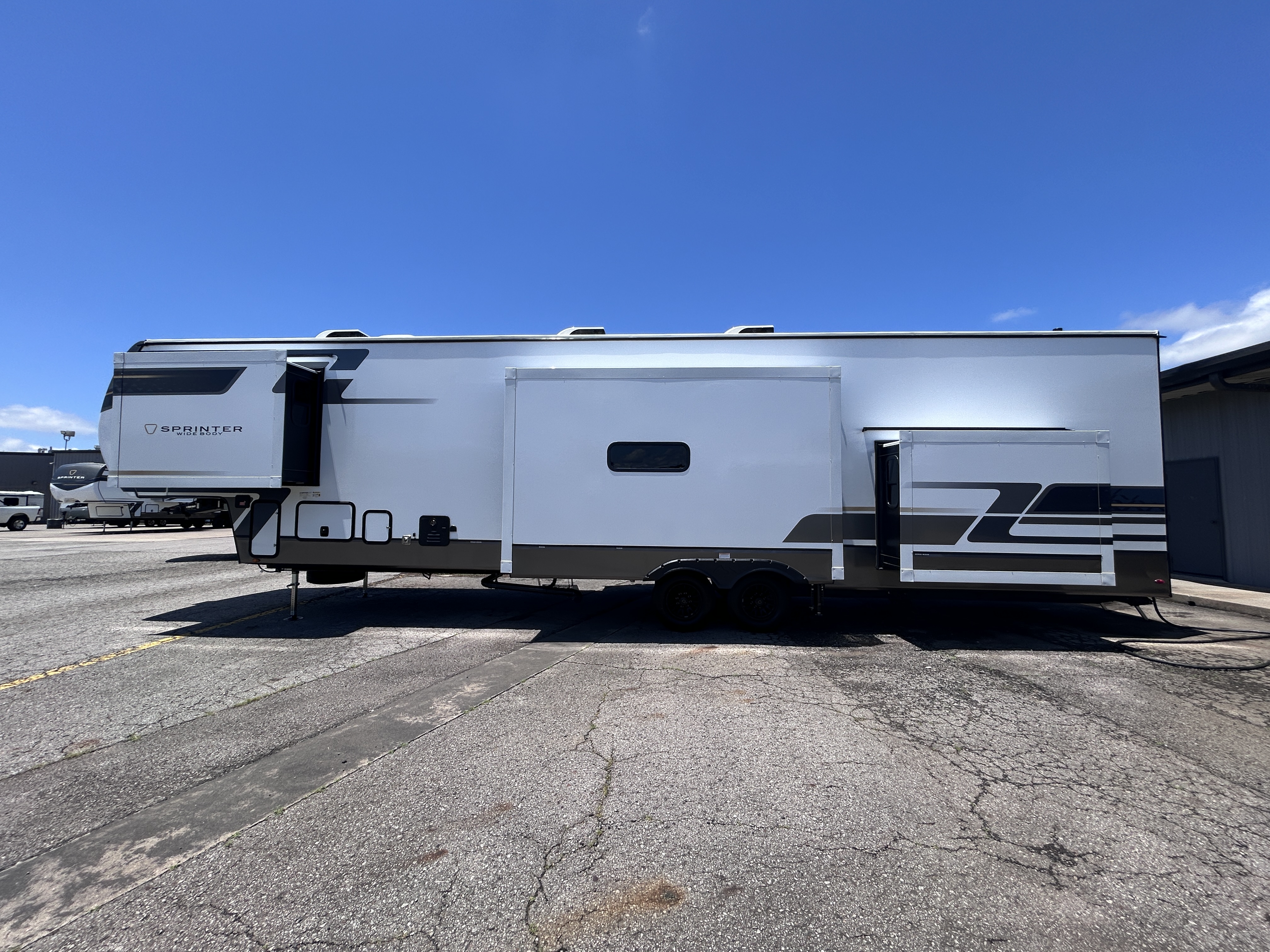 2026 Keystone Sprinter 3920DSL - Image 5
