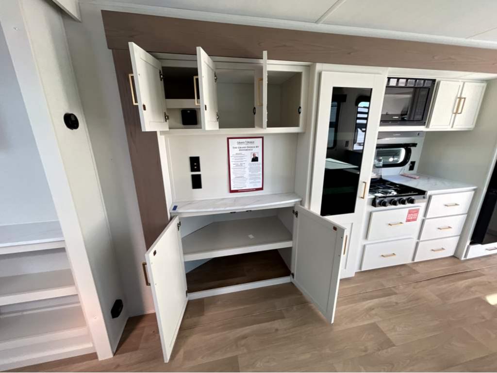 2026 GRAND DESIGN TRANSCEND 26RBX - Image 24