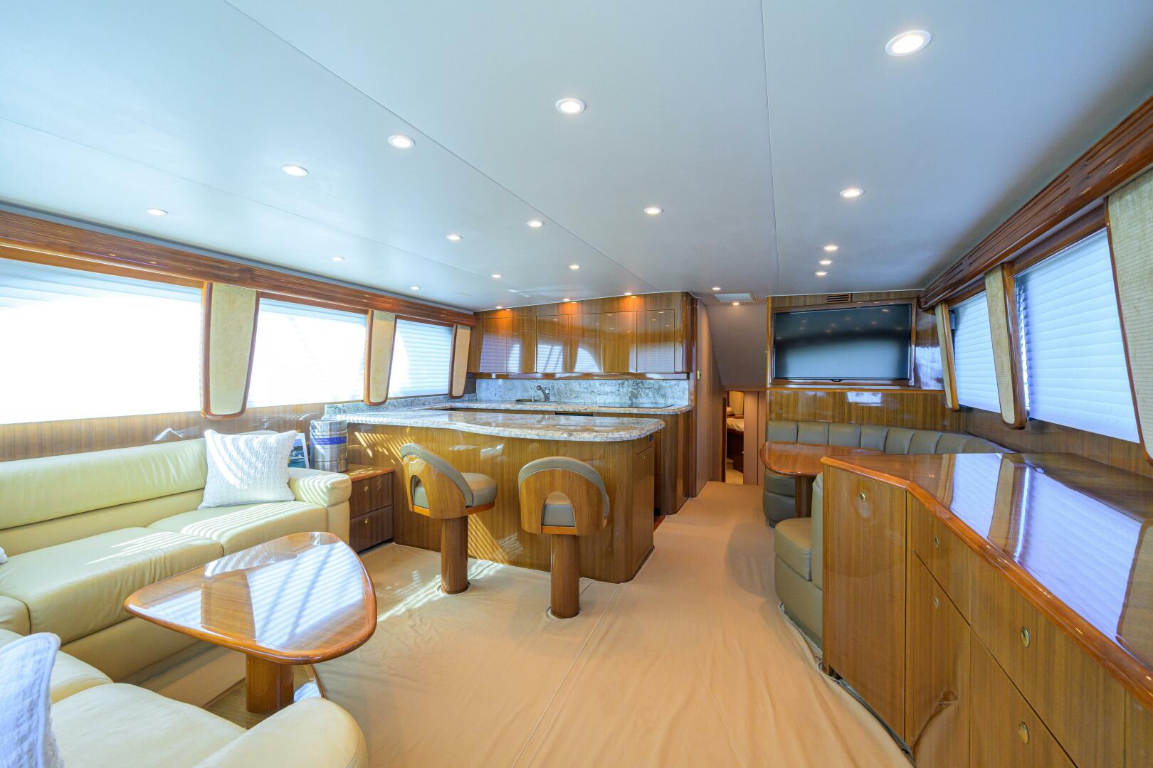 2007 Viking 64 Convertible - Image 12