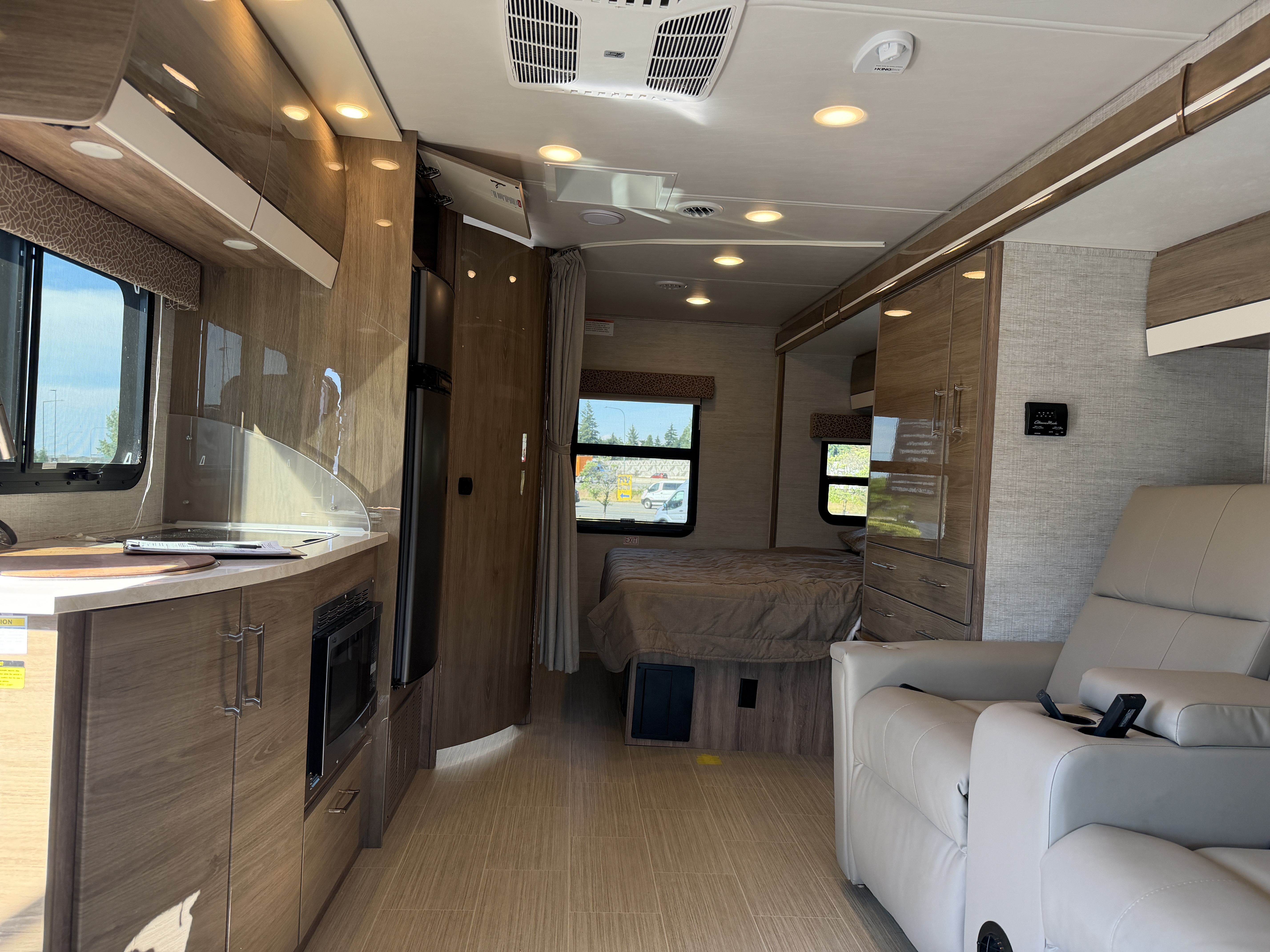 2021 Jayco Melbourne Prestige 24LP - Image 7
