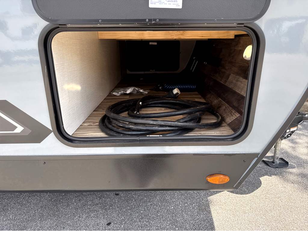 2024 VENTURE RV STRATUS 261VRB - Image 7