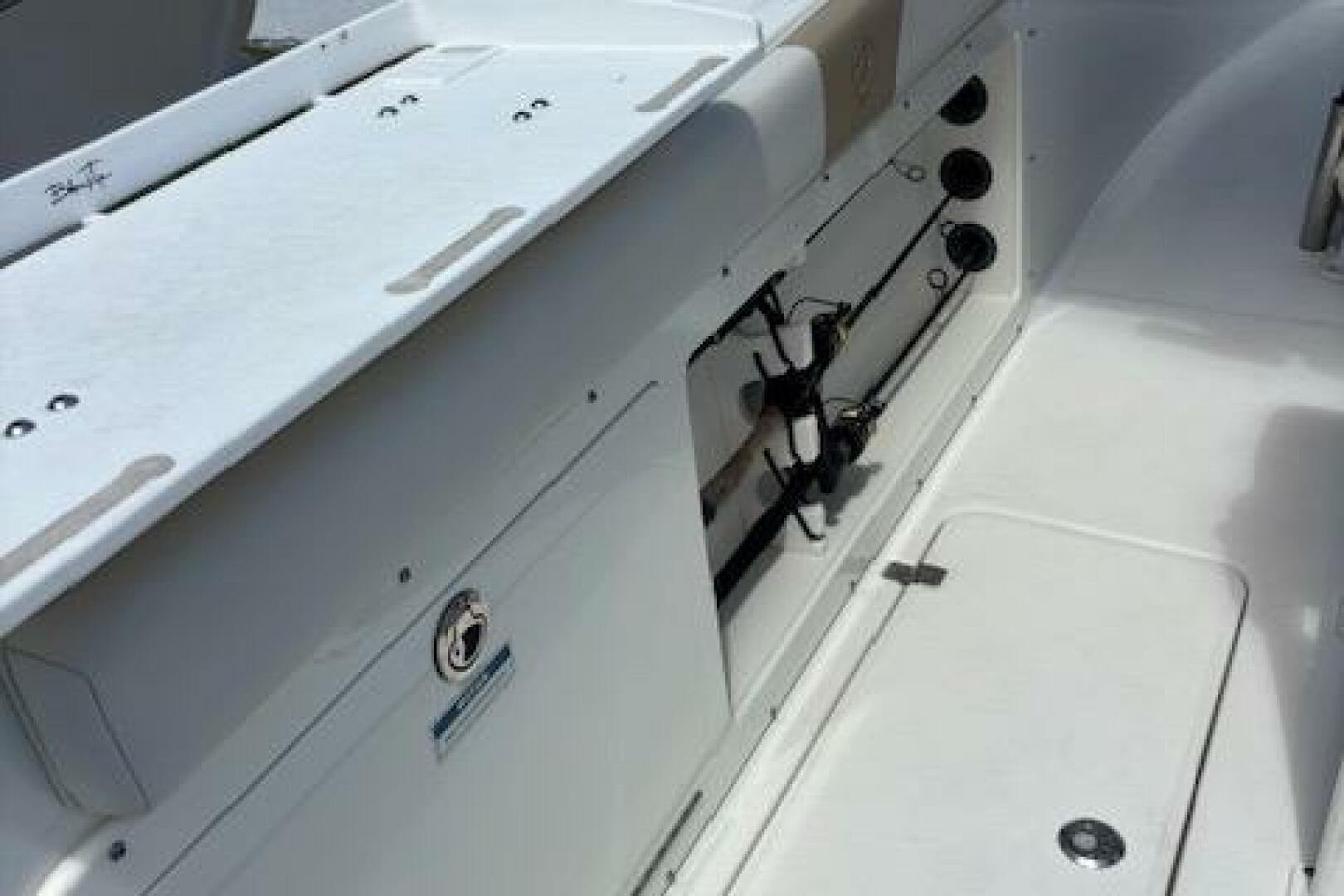2018 Century 2600 Center Console - Image 42