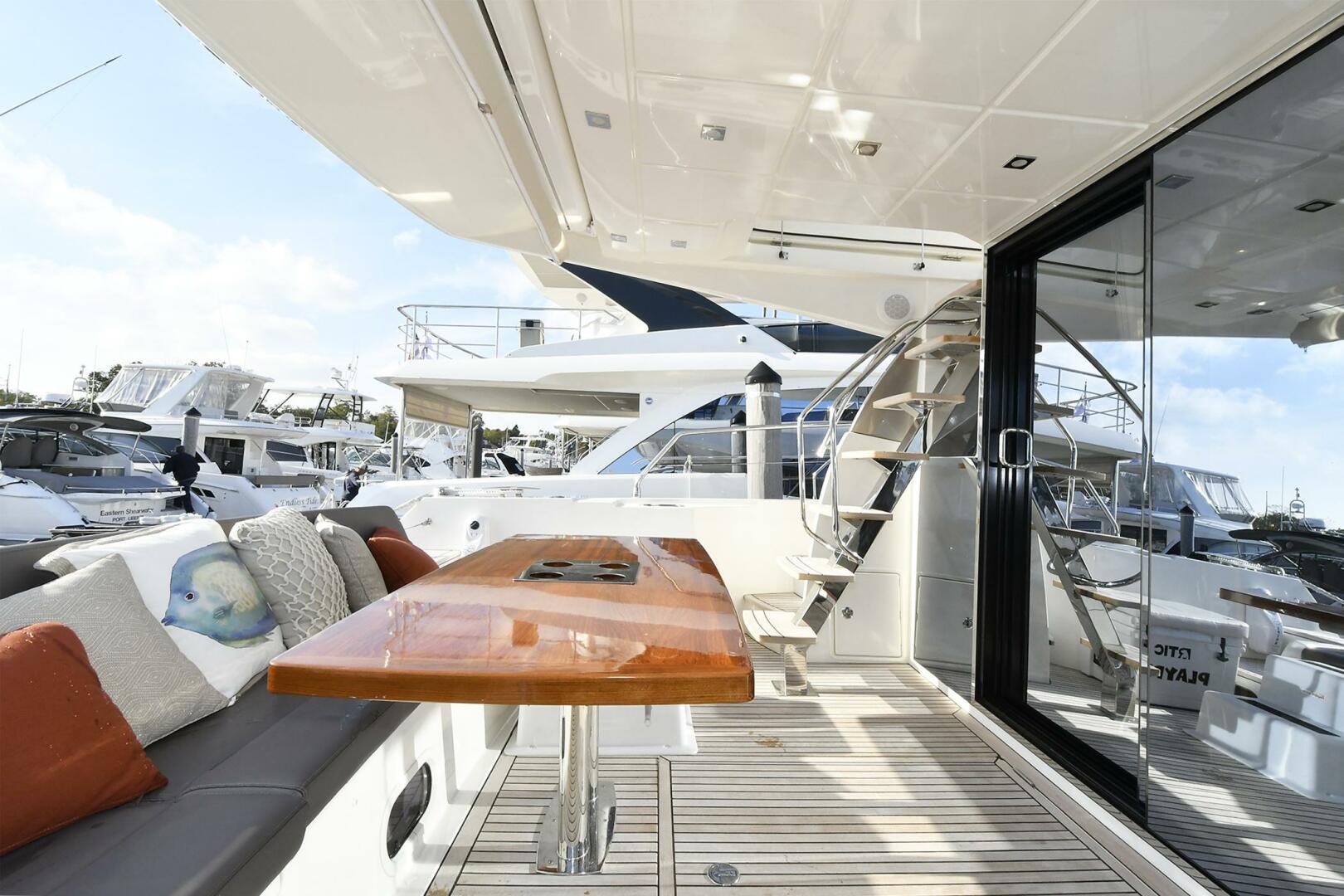 2018 Prestige 560 Fly - Image 3