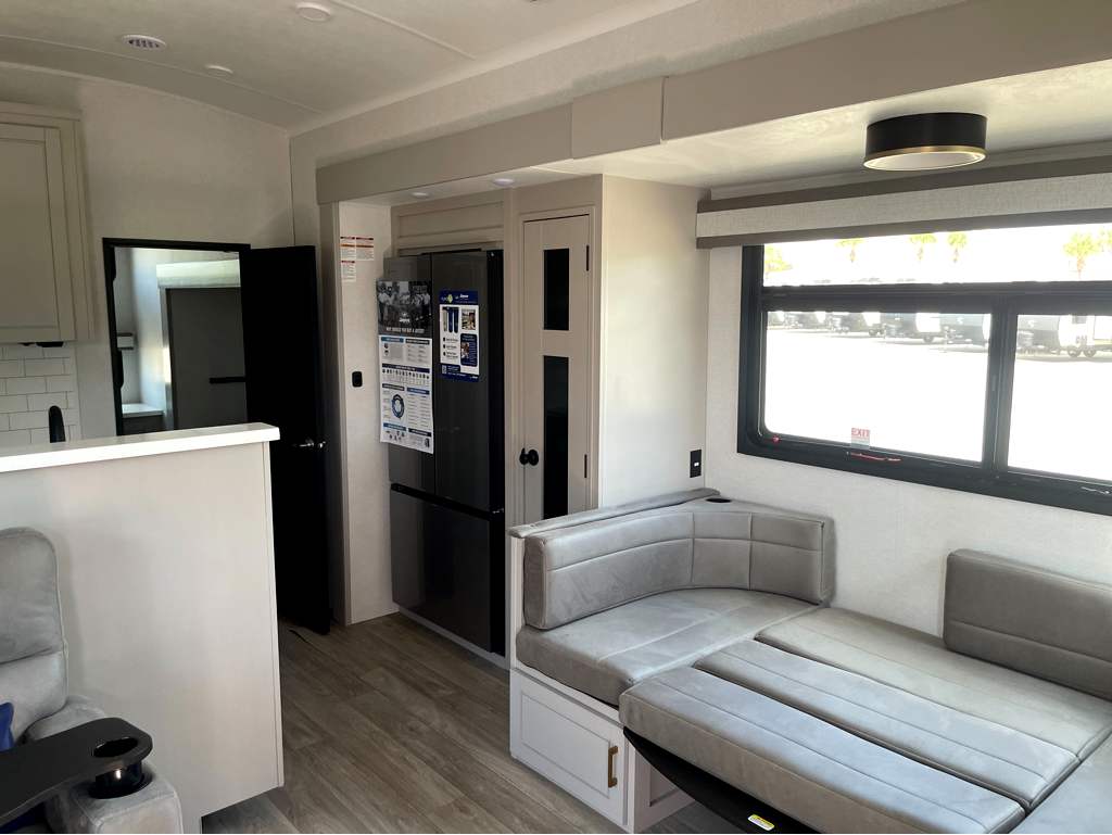 2027 JAYCO NORTH POINT 375TBDB - Image 13