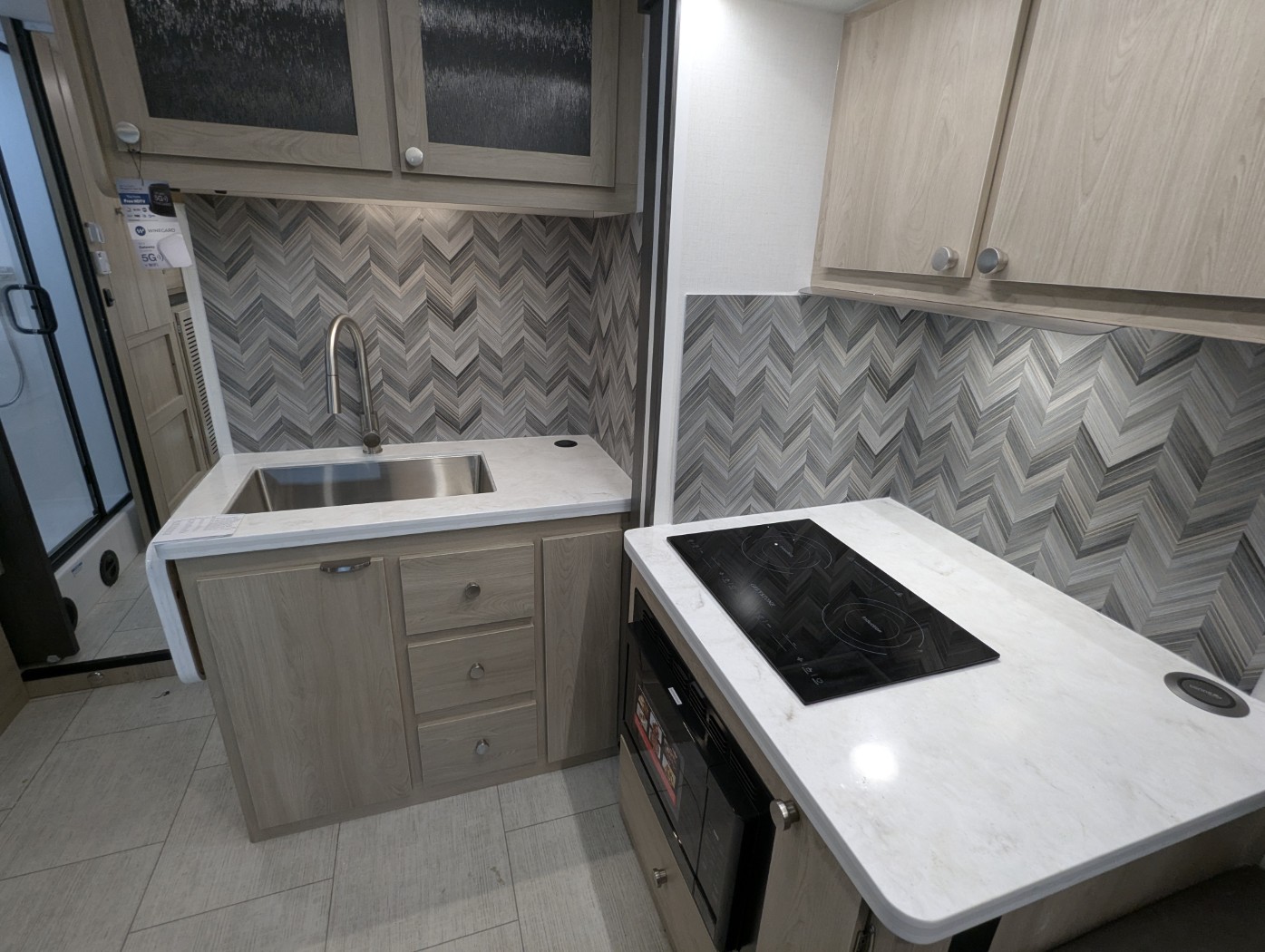 2026 Coachmen Entourage 330DS - Image 25