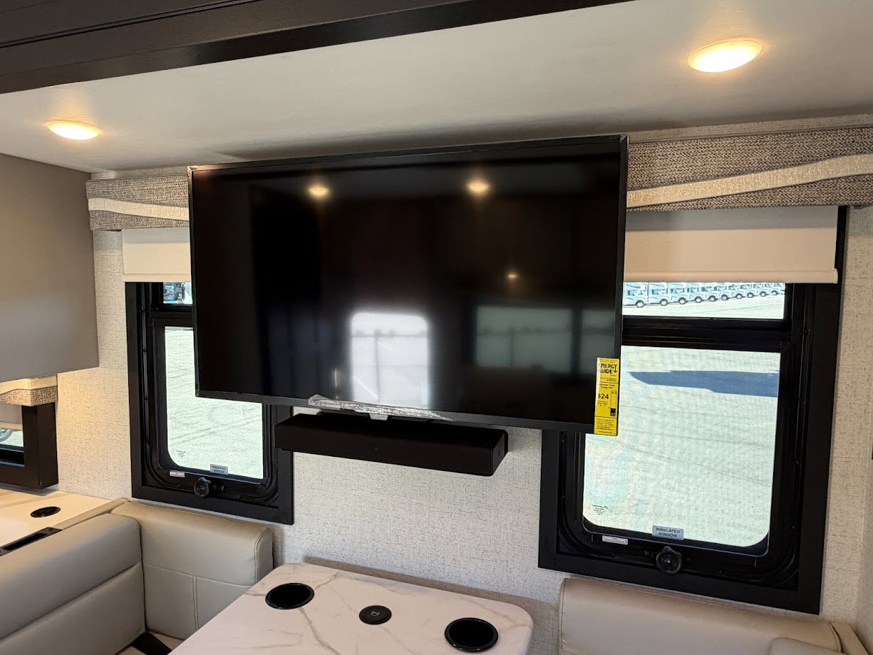 2026 THOR MOTOR COACH PASADENA 34XG - Image 27
