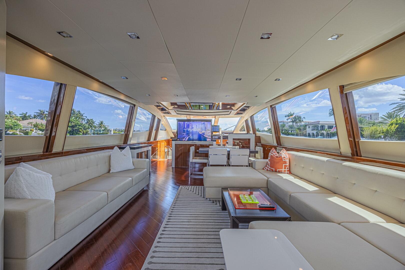 2010 Lazzara Yachts LSX 92 - Image 26