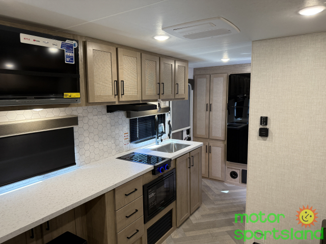 2026 Ember RV E-Series 21FBE - Image 12
