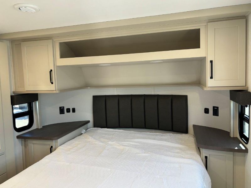 2026 Grand Design Momentum G-Class 325G - Image 27