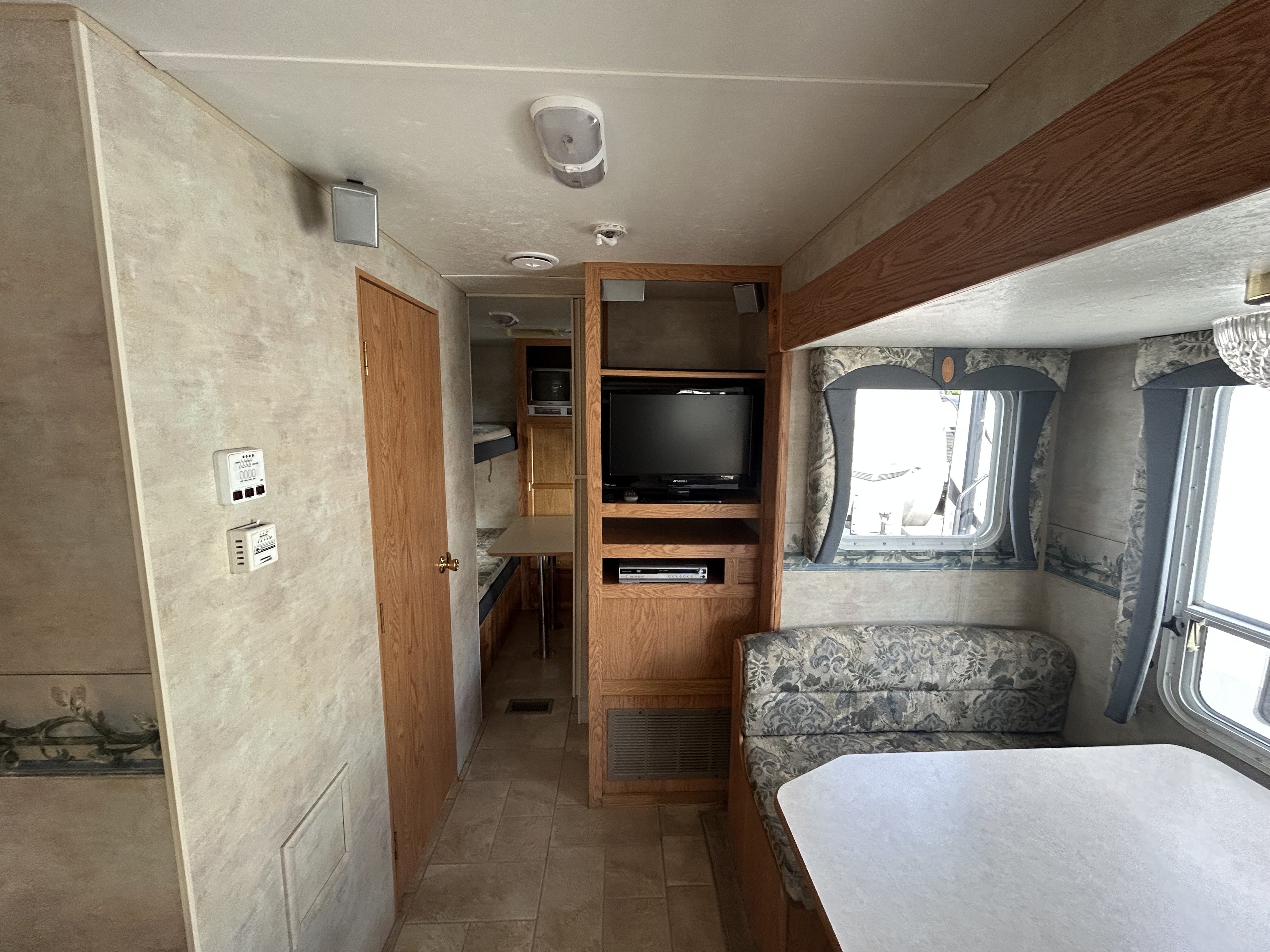 2004 JAYCO JAYFLIGHT 31BHS - Image 9