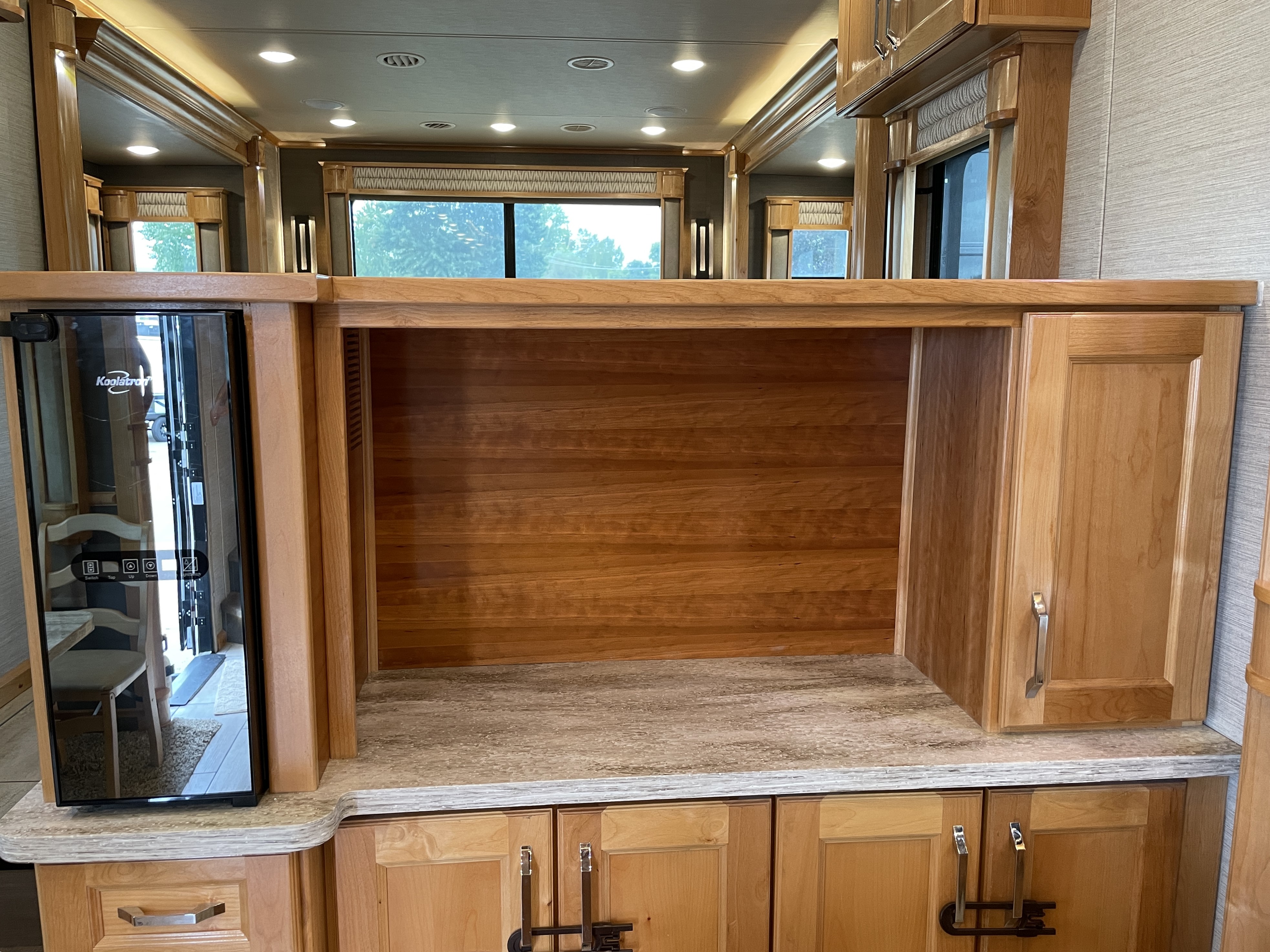 2020 Vanleigh RV Beacon 42RDB - Image 20