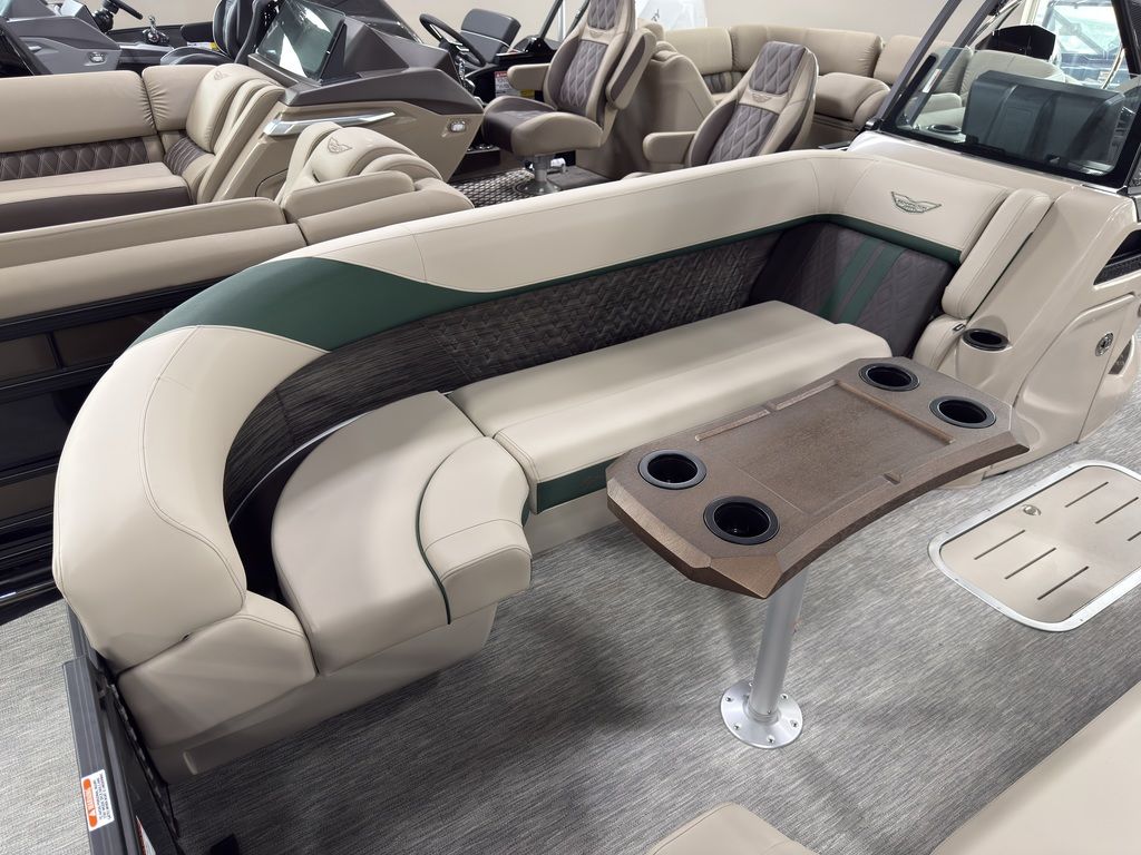 2026 Bennington 24MCSB Carbon Fiber Arch Tritoon Pontoon - Image 45