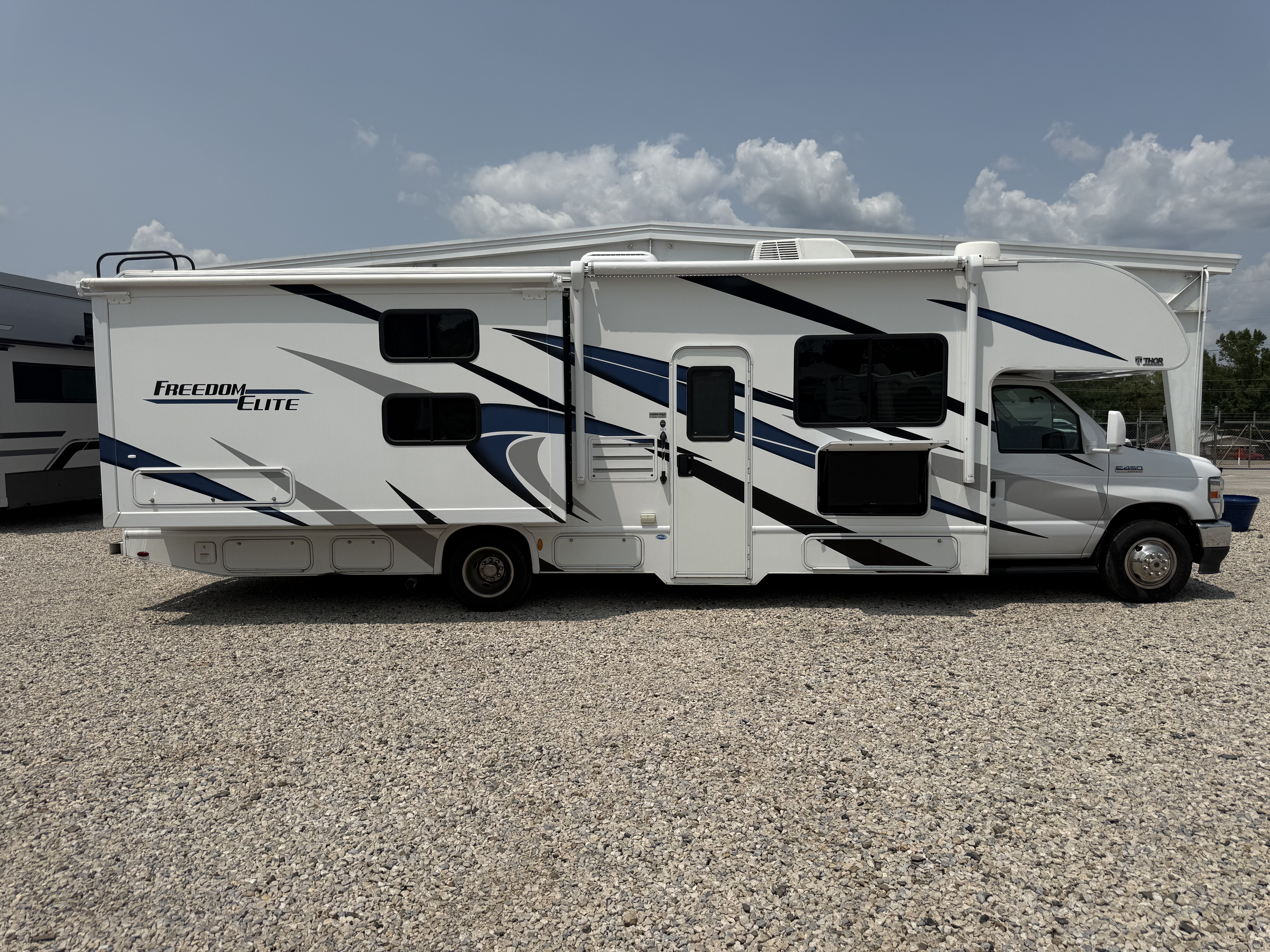2021 Thor Motor Coach Freedom Elite 30FE - Image 8