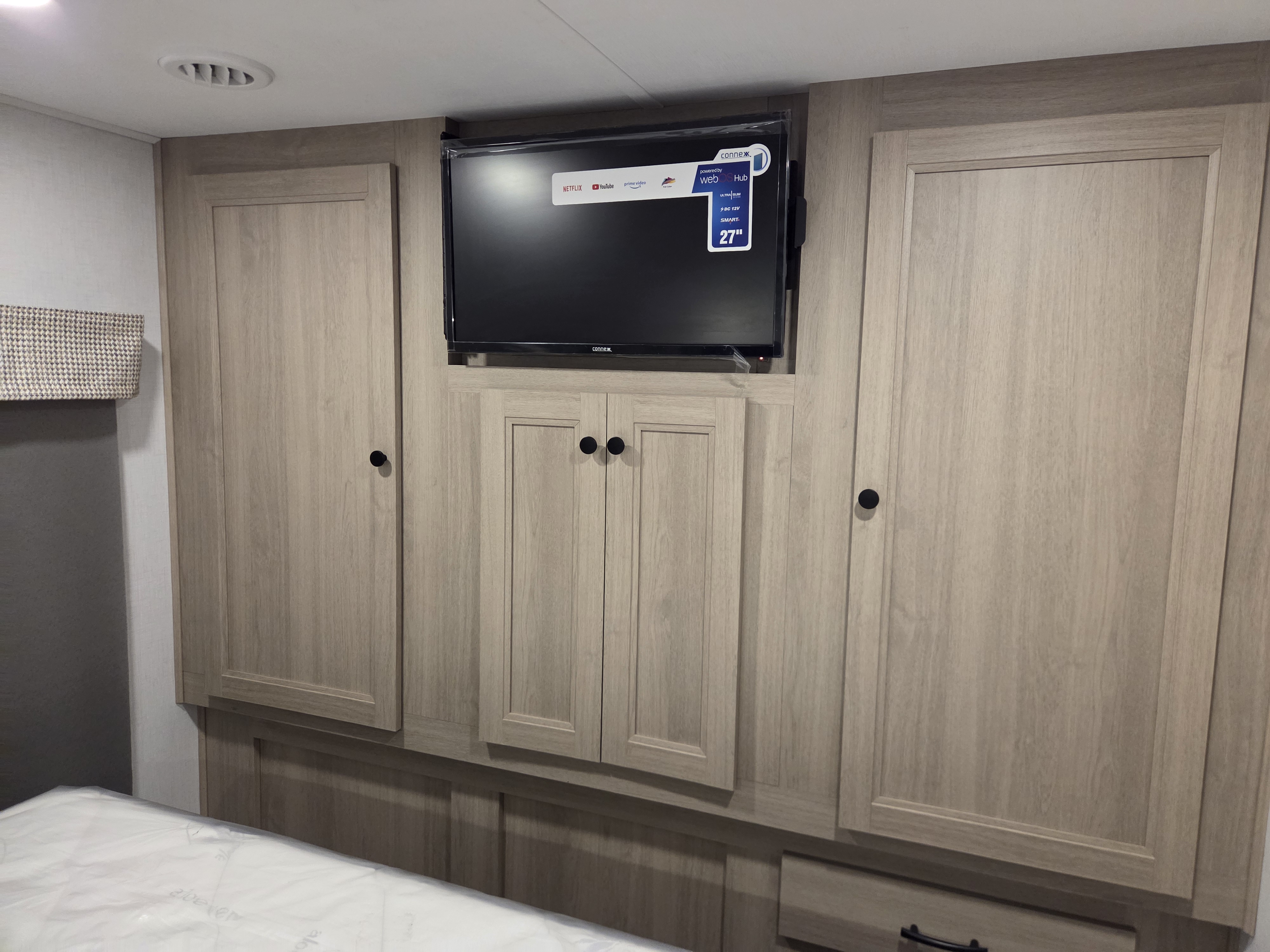 2024 Forest River Sunseeker 3010DS - Image 17