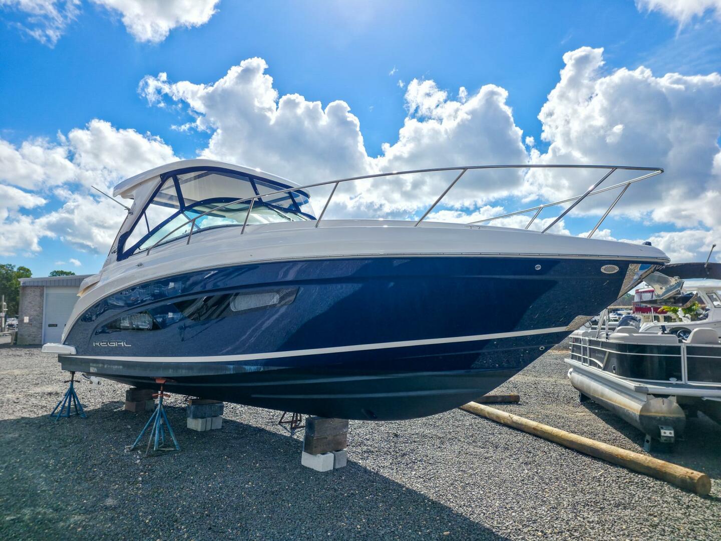 2026 Regal 33 XO Base - Image 8