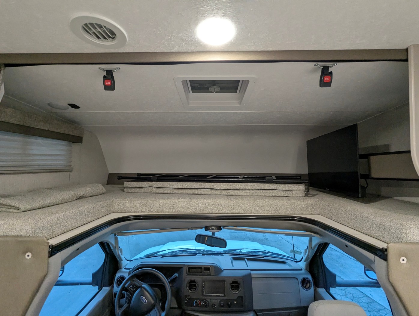 2025 Coachmen Leprechaun 260QB - Ford E-450 - Image 12