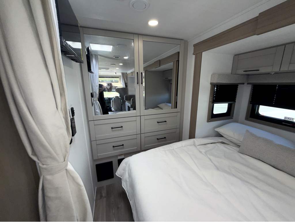 2027 ENTEGRA COACH ODYSSEY 24B - Image 29